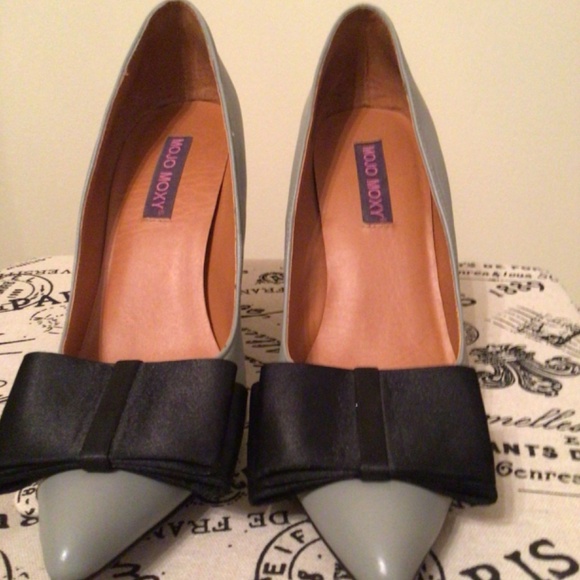 Beautiful Gray Pumps - Picture 4 of 5
